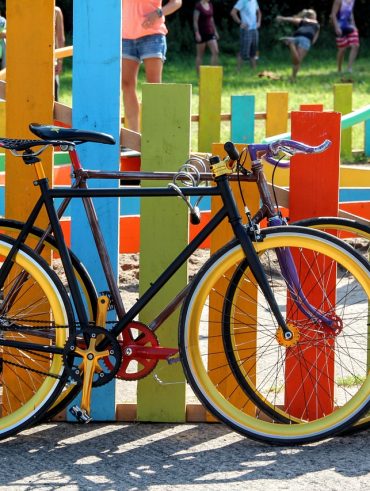 un guide complet et détaillé pour chaque étape de la Construction d' un abri à vélos