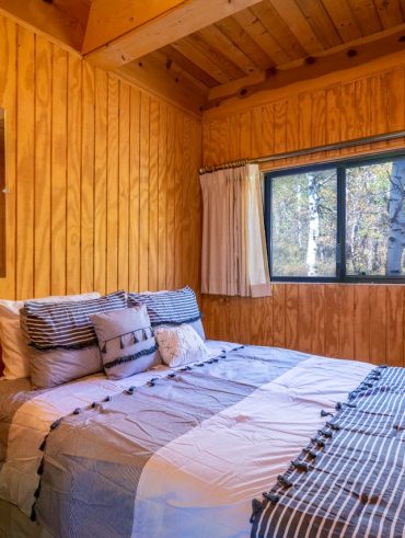 L'intérieur en bois est un choix durable et esthétique pour votre maison