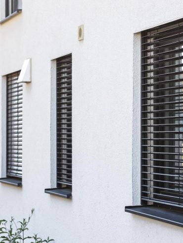 découvrez les avantages du Store jour nuit et savoir la manière pour le poser facilement