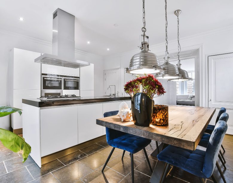 Guide ultime pour dénicher le lustre idéal qui sublimera votre table à manger